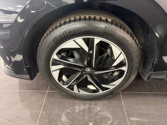 MG MG4 64kWh SE Long Range Hatchback 5dr Electric Auto (203 ps)