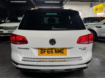 VOLKSWAGEN TOUAREG 3.0 TDI V6 BlueMotion Tech R-Line SUV 5dr Diesel Tiptronic 4WD E