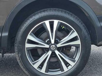 NISSAN QASHQAI 1.2 DIG-T N-Connecta XTRON Euro 6 (s/s) 5dr