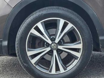 NISSAN QASHQAI 1.2 DIG-T N-Connecta XTRON Euro 6 (s/s) 5dr