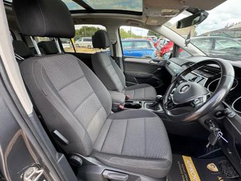 VOLKSWAGEN TOURAN 1.6 TDI SE Family MPV 5dr Diesel DSG Euro 6 (s/s) (115 ps)