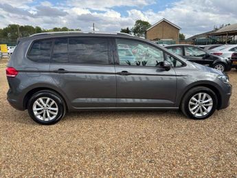 VOLKSWAGEN TOURAN 1.6 TDI SE Family MPV 5dr Diesel DSG Euro 6 (s/s) (115 ps)