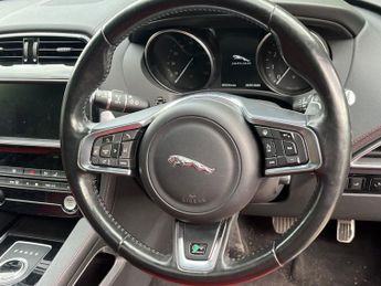 JAGUAR F-PACE 2.0 P250i R-Sport SUV 5dr Petrol Auto AWD Euro 6 (s/s) (250 ps)