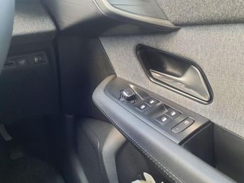 VAUXHALL GRANDLAND 1.2 Design SUV 5dr Petrol Hybrid e-DCT Euro 6 (s/s) (136 ps)