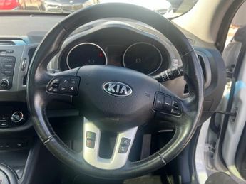 KIA SPORTAGE 2.0 CRDi KX-3 SUV 5dr Diesel Auto AWD Euro 5 (134 bhp)