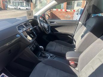 VOLKSWAGEN TIGUAN 2.0 TDI SEL SUV 5dr Diesel DSG 4Motion Euro 6 (s/s) (150 ps)