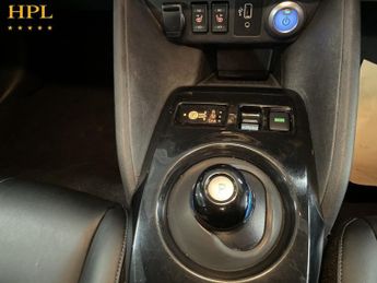 NISSAN LEAF 40kWh N-Connecta Hatchback 5dr Electric Auto (150 ps)