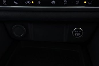 NISSAN QASHQAI 1.3 DIG-T MHEV N-Connecta XTRON Euro 6 (s/s) 5dr