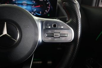 MERCEDES-BENZ GLA 1.3 GLA200 AMG Line (Premium) 7G-DCT Euro 6 (s/s) 5dr