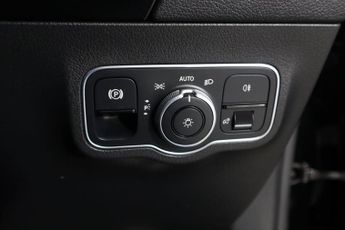 MERCEDES-BENZ GLA 1.3 GLA200 AMG Line (Premium) 7G-DCT Euro 6 (s/s) 5dr