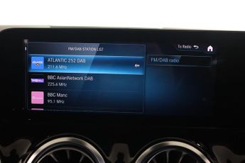 MERCEDES-BENZ GLA 1.3 GLA200 AMG Line (Premium) 7G-DCT Euro 6 (s/s) 5dr