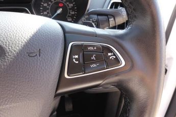 FORD KUGA 1.5 TDCi Titanium SUV 5dr Diesel Powershift Euro 6 (s/s) (120 ps