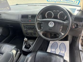 VOLKSWAGEN BORA 1.9 TDI PD Highline Saloon 4dr Diesel Manual (149 g/km, 130 bhp)