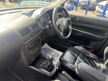 VOLKSWAGEN BORA 1.9 TDI PD Highline Saloon 4dr Diesel Manual (149 g/km, 130 bhp)