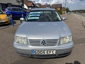 VOLKSWAGEN BORA 1.9 TDI PD Highline Saloon 4dr Diesel Manual (149 g/km, 130 bhp)