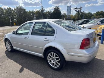 VOLKSWAGEN BORA 1.9 TDI PD Highline Saloon 4dr Diesel Manual (149 g/km, 130 bhp)