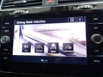 VOLKSWAGEN GOLF 2.0 TDI GTD Hatchback 5dr Diesel DSG Euro 6 (s/s) (184 ps)