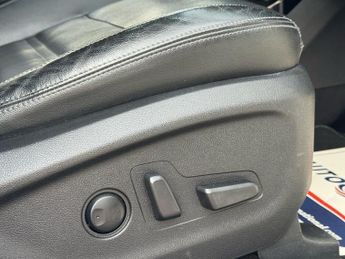 KIA SORENTO 2.2 CRDi KX-3 [Pan Roof] AWD 7 Seater 5dr - AUTO!
