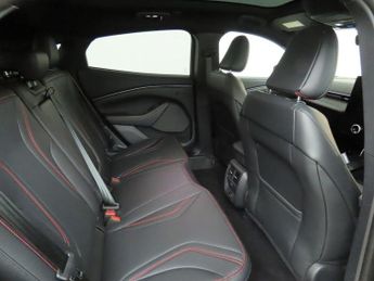 FORD MUSTANG MACH-E Extended Range 91kWh SUV 5dr Electric Automatic AWD (351 ps)