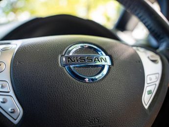 NISSAN LEAF 30kWh Tekna Hatchback 5dr Electric Auto (109 bhp)