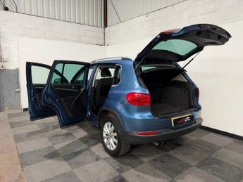 VOLKSWAGEN TIGUAN 2.0 TDI BlueMotion Tech Match SUV 5dr Diesel DSG 4WD Euro 5 (s/s