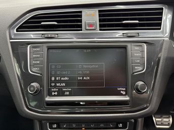 VOLKSWAGEN TIGUAN 2.0 TDI BlueMotion Tech R-Line SUV 5dr Diesel DSG 4Motion Euro 6