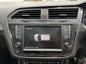 VOLKSWAGEN TIGUAN 2.0 TDI BlueMotion Tech R-Line SUV 5dr Diesel DSG 4Motion Euro 6