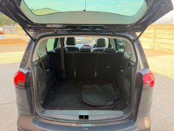 VAUXHALL ZAFIRA TOURER 2.0 CDTi Elite MPV 5dr Diesel Auto Euro 5 (165 ps)