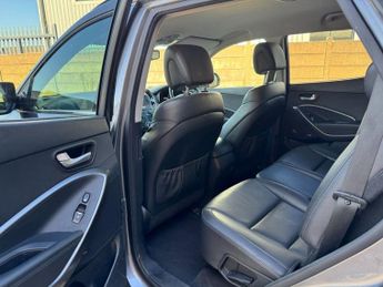 HYUNDAI SANTA FE 2.2 CRDi Blue Drive Premium SUV 5dr Diesel Auto 4WD Euro 6 (s/s)