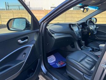 HYUNDAI SANTA FE 2.2 CRDi Blue Drive Premium SUV 5dr Diesel Auto 4WD Euro 6 (s/s)