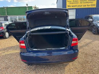 SKODA SUPERB 2.0 TDI Laurin & Klement Hatchback 5dr Diesel DSG 4WD Euro 5 (s/