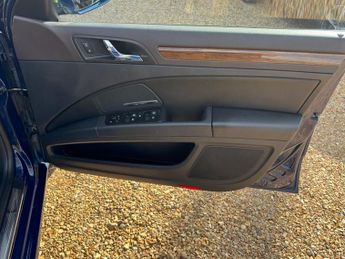 SKODA SUPERB 2.0 TDI Laurin & Klement Hatchback 5dr Diesel DSG 4WD Euro 5 (s/