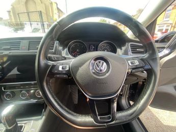 VOLKSWAGEN GOLF 1.6 TDI SE Nav Hatchback 5dr Diesel DSG Euro 6 (s/s) (115 ps)