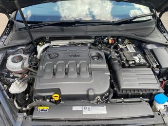 VOLKSWAGEN GOLF 1.6 TDI SE Nav Hatchback 5dr Diesel DSG Euro 6 (s/s) (115 ps)