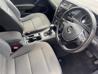 VOLKSWAGEN GOLF 1.6 TDI SE Nav Hatchback 5dr Diesel DSG Euro 6 (s/s) (115 ps)