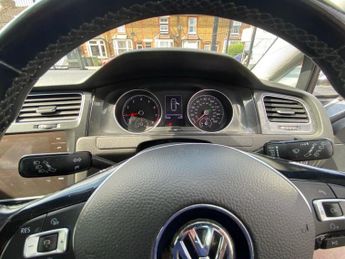VOLKSWAGEN GOLF 1.4 TSI BlueMotion Tech SE Nav Hatchback 5dr Petrol DSG Euro 6 (