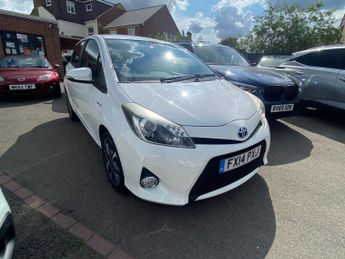 Toyota Yaris 1.5 VVT-h Trend Hatchback 5dr Petrol Hybrid CVT Euro 5 (101 ps)