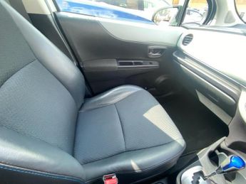TOYOTA YARIS 1.5 VVT-h Trend Hatchback 5dr Petrol Hybrid CVT Euro 5 (101 ps)