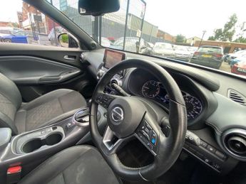 NISSAN JUKE 1.0 DIG-T Tekna SUV 5dr Petrol DCT Auto Euro 6 (s/s) (114 ps)