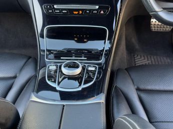 MERCEDES-BENZ C CLASS 2.1 C220d AMG Line (Premium) Saloon 4dr Diesel G-Tronic+ 4MATIC 