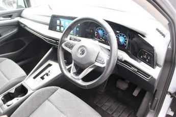 VOLKSWAGEN GOLF 1.5 eTSI MHEV Life Hatchback 5dr Petrol Hybrid DSG Euro 6 (s/s) 