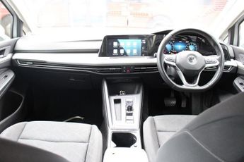 VOLKSWAGEN GOLF 1.5 eTSI MHEV Life Hatchback 5dr Petrol Hybrid DSG Euro 6 (s/s) 