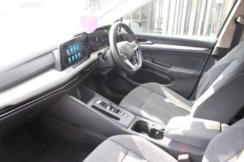 VOLKSWAGEN GOLF 1.5 eTSI MHEV Life Hatchback 5dr Petrol Hybrid DSG Euro 6 (s/s) 