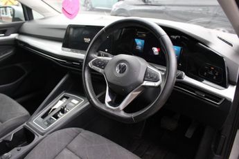 VOLKSWAGEN GOLF 1.5 eTSI MHEV Life Hatchback 5dr Petrol Hybrid DSG Euro 6 (s/s) 
