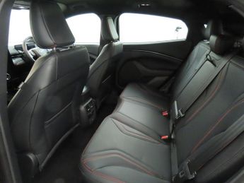FORD MUSTANG MACH-E Standard Range 70kWh SUV 5dr Electric Automatic AWD (269 ps)