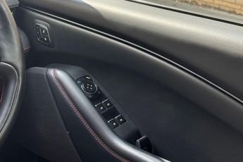 FORD MUSTANG MACH-E Standard Range 70kWh SUV 5dr Electric Automatic AWD (269 ps)