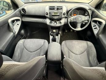 TOYOTA RAV4 2.2 D-4D XT-R SUV 5dr Diesel Manual 4WD (173 g/km, 134 bhp)
