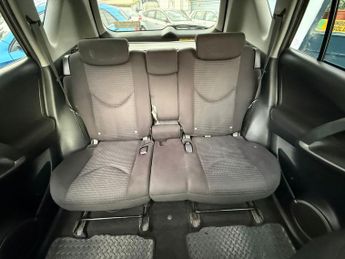 TOYOTA RAV4 2.2 D-4D XT-R SUV 5dr Diesel Manual 4WD (173 g/km, 134 bhp)