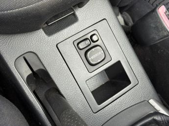 TOYOTA RAV4 2.2 D-4D XT-R SUV 5dr Diesel Manual 4WD (173 g/km, 134 bhp)