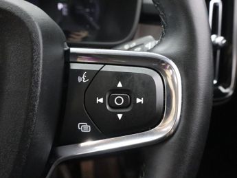 VOLVO C40 Twin Recharge 78kWh Pro SUV 5dr Electric Auto AWD (408 ps)